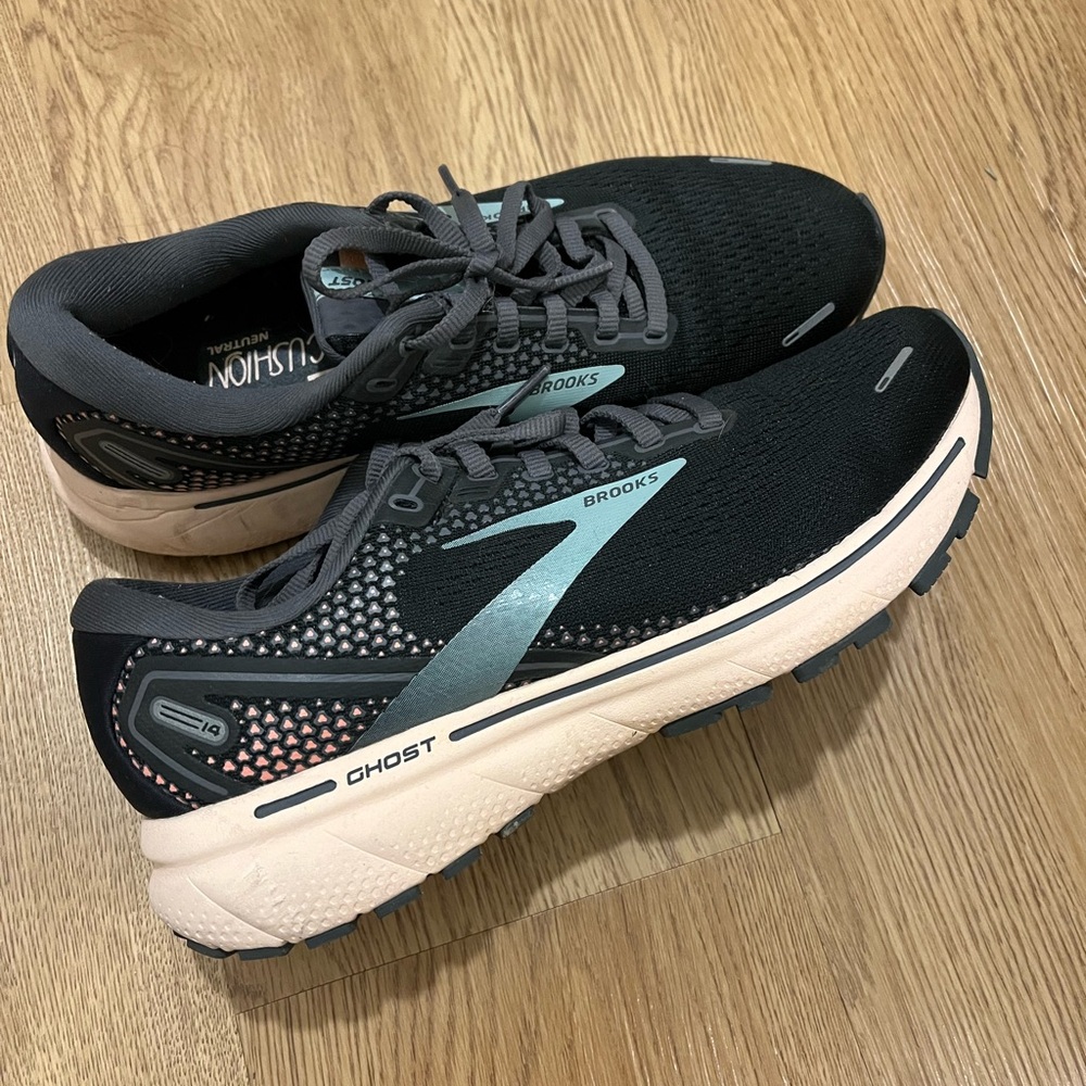 Brooks Running Shoes in Black